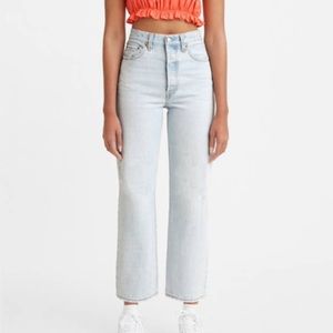 Levis Ribcage Straight